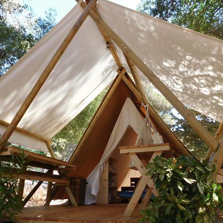 Отель Glamping Tent Ровинь Экстерьер фото