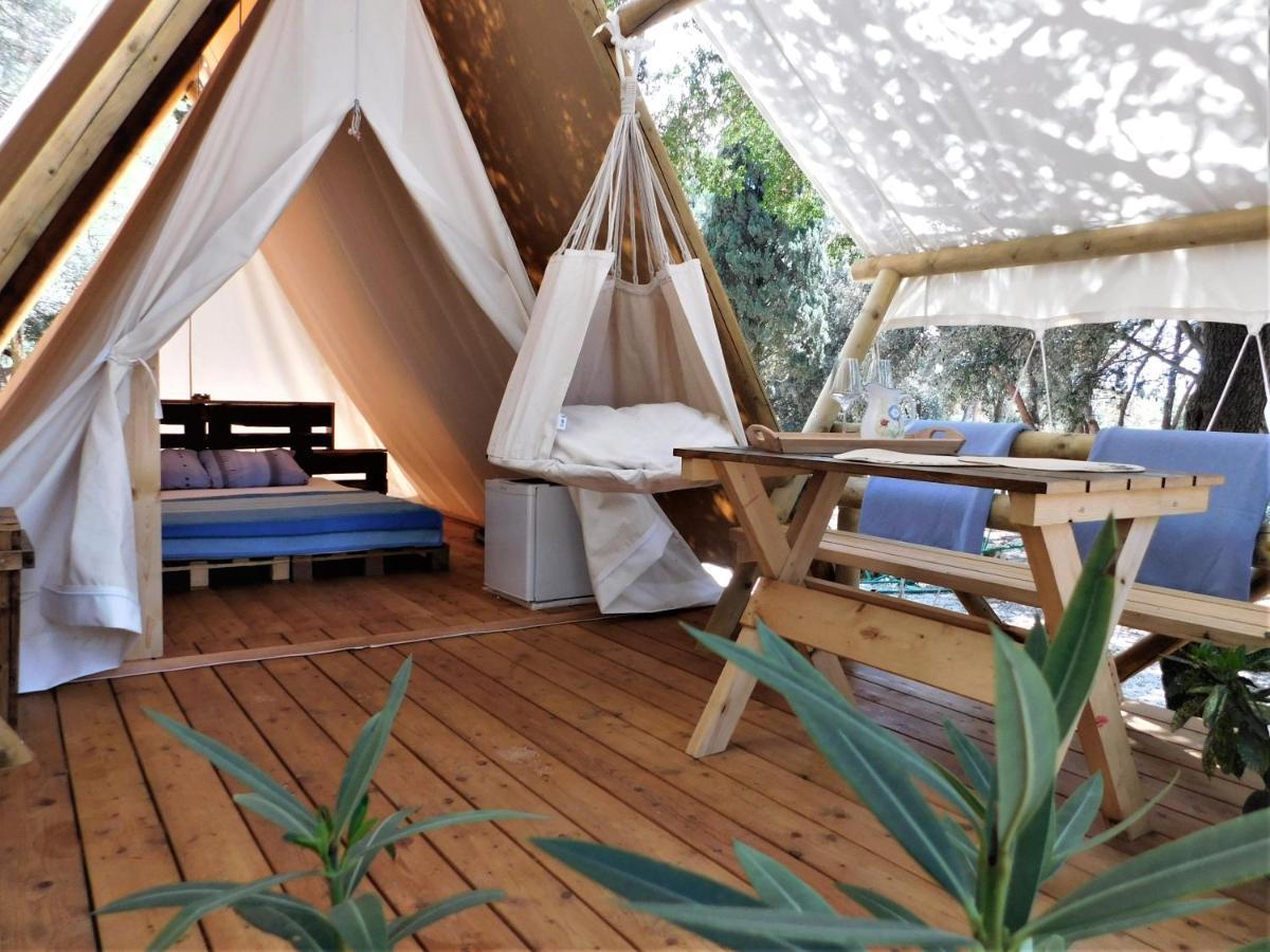 Отель Glamping Tent Ровинь Экстерьер фото