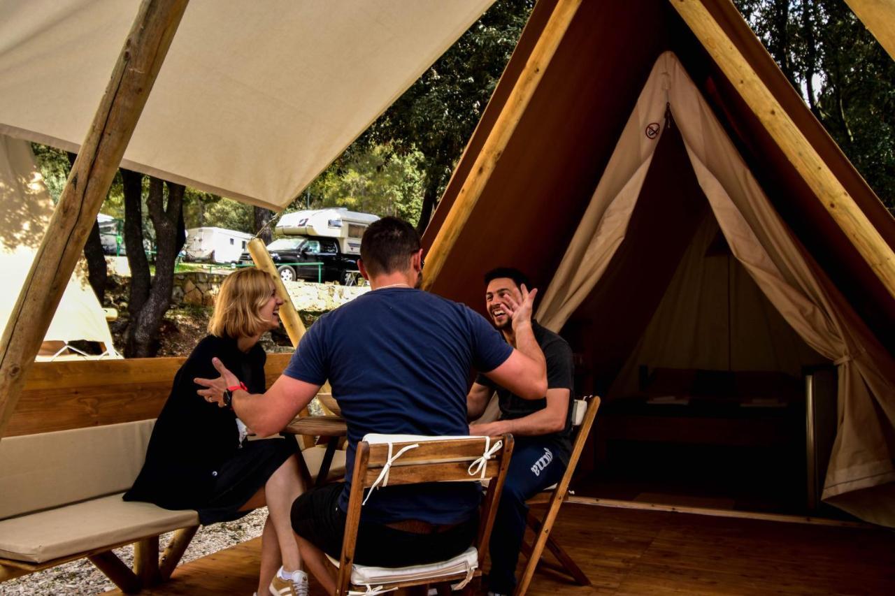 Отель Glamping Tent Ровинь Экстерьер фото