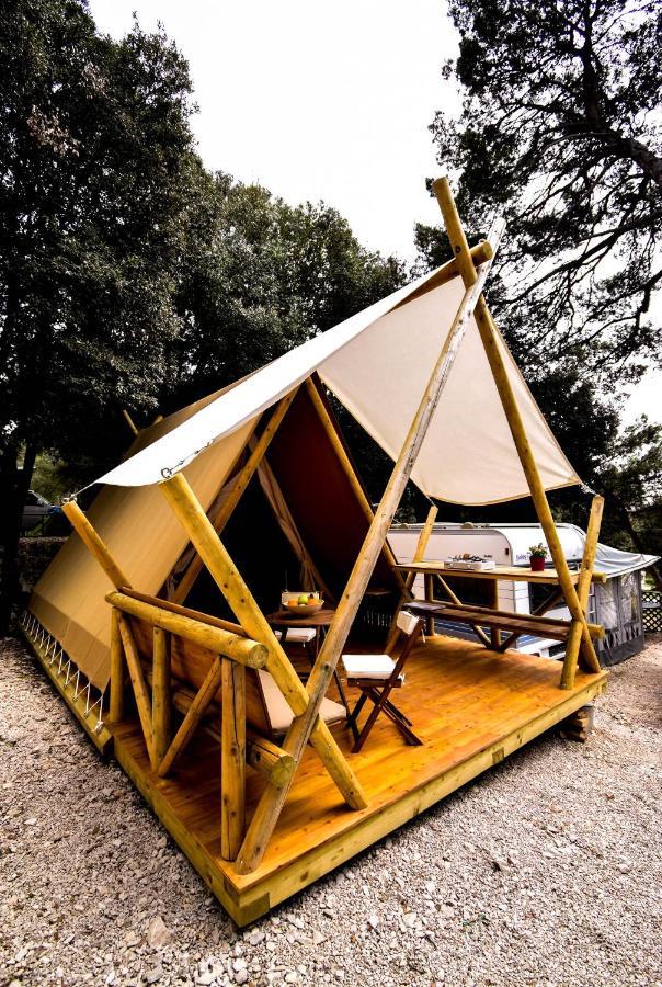 Отель Glamping Tent Ровинь Экстерьер фото