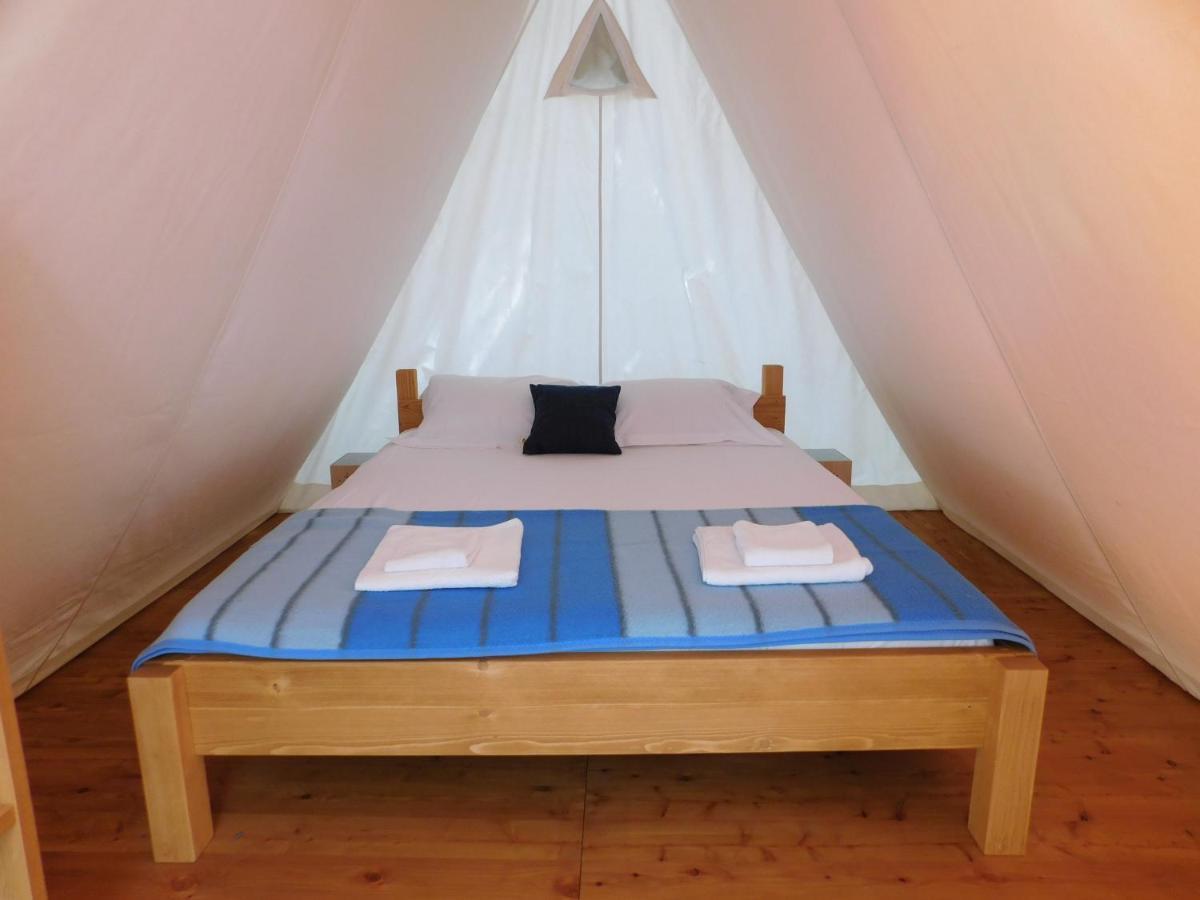 Отель Glamping Tent Ровинь Экстерьер фото