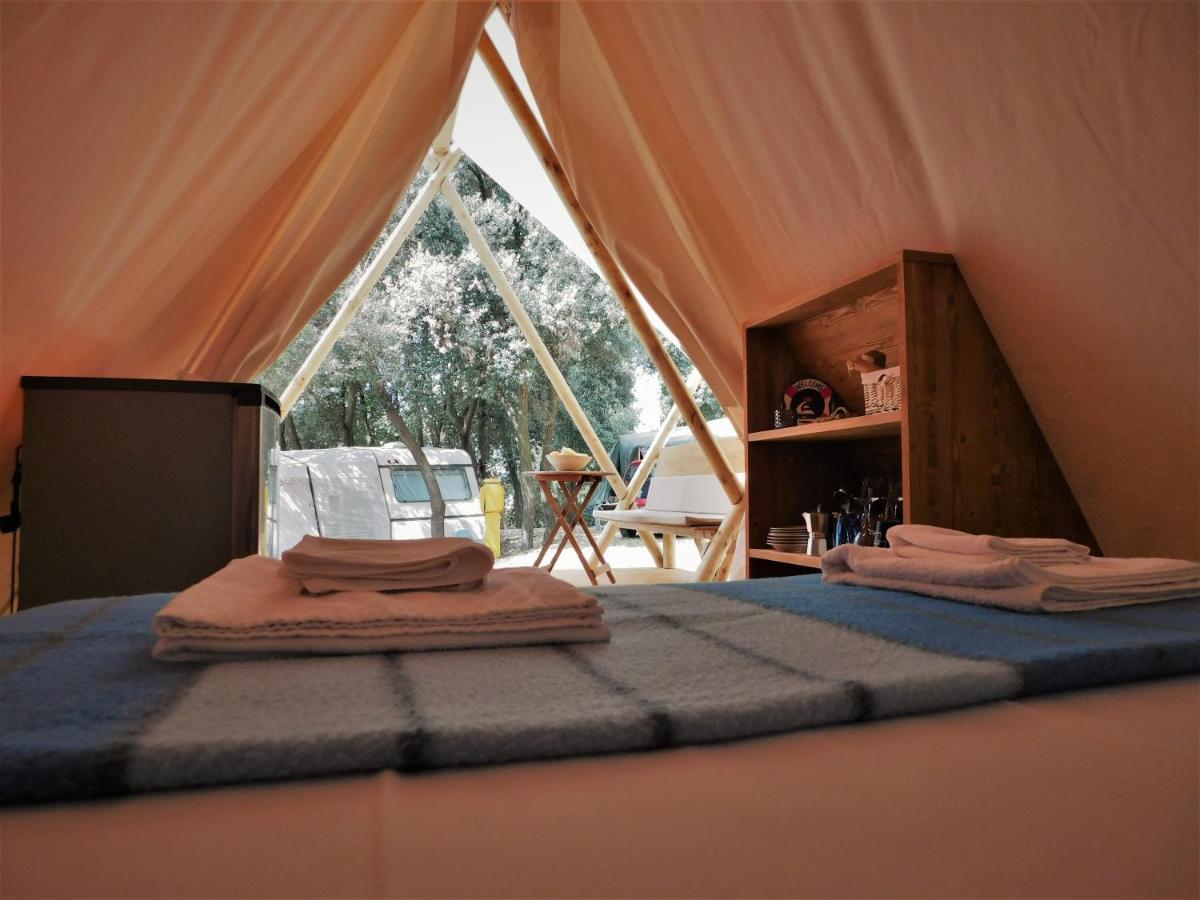 Отель Glamping Tent Ровинь Экстерьер фото