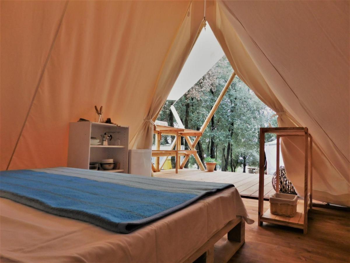 Отель Glamping Tent Ровинь Экстерьер фото