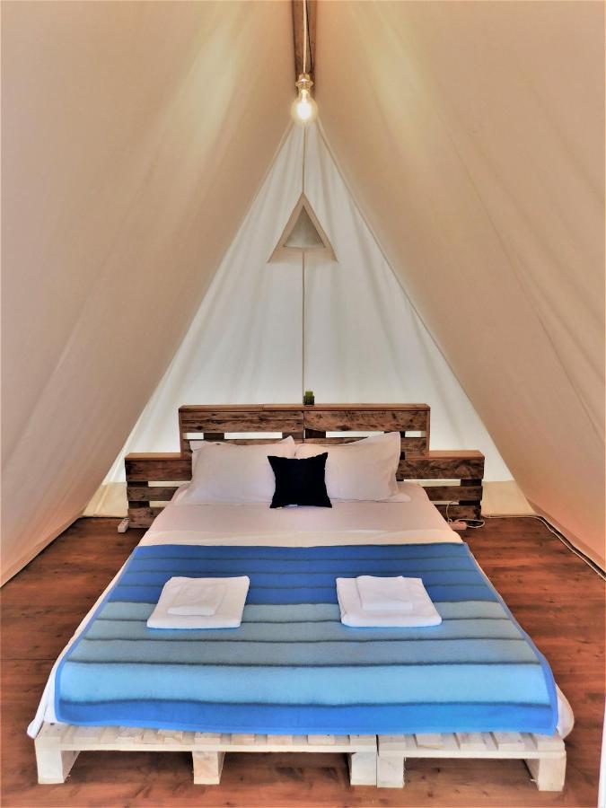 Отель Glamping Tent Ровинь Экстерьер фото