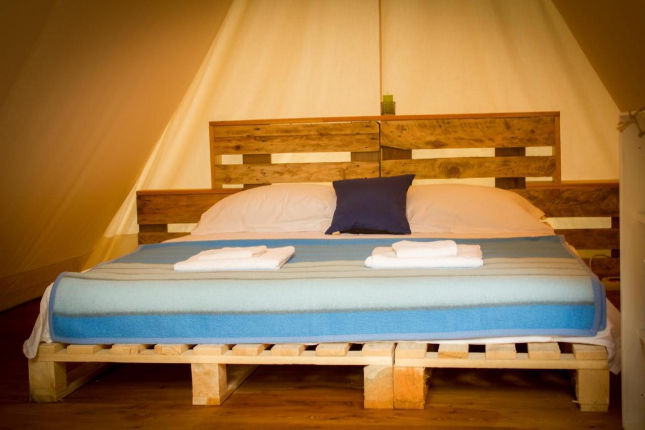 Отель Glamping Tent Ровинь Экстерьер фото